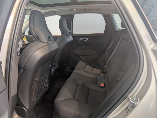 Used 2026 Volvo XC60 B5 Plus w/ Climate Package AWD/4WD image 24