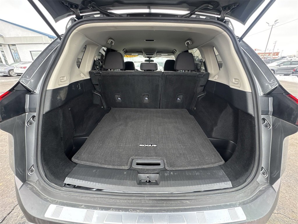 Used 2021 Nissan Rogue SV image 22
