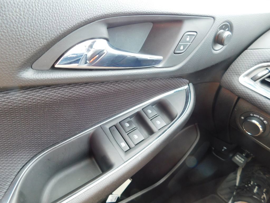 Used 2017 Chevrolet Cruze LT w/ Convenience Package FWD image 26