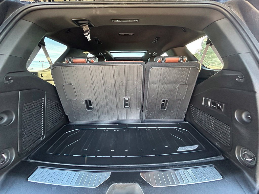 Used 2023 GMC Yukon Denali Ultimate AWD/4WD image 28