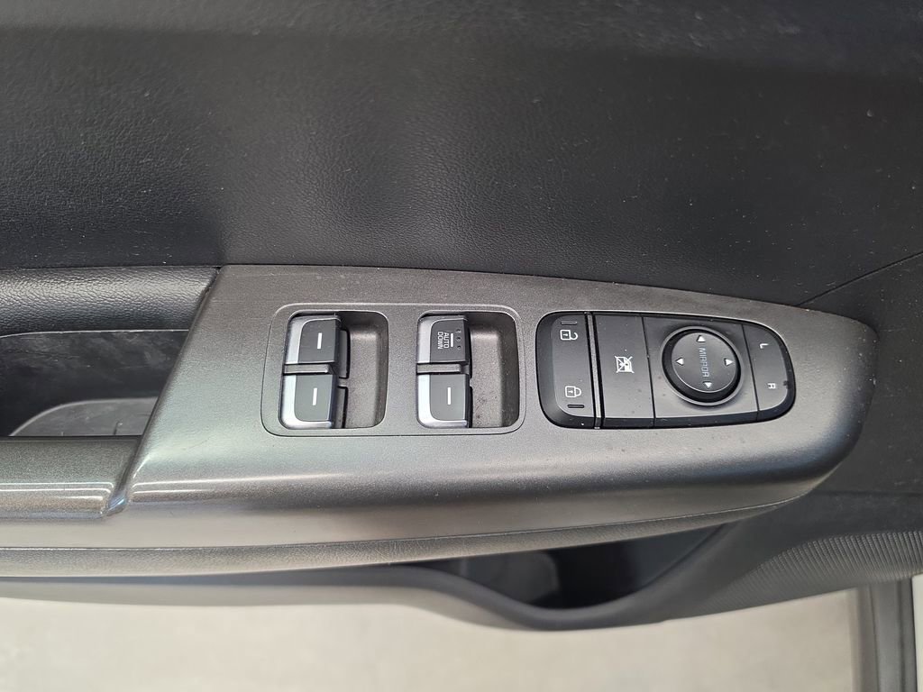 Used 2022 Kia Sportage LX FWD image 16