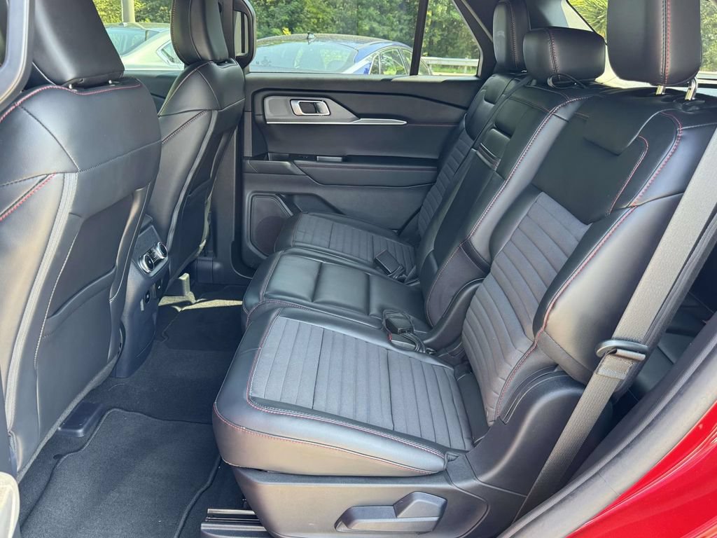 Certified 2025 Ford Explorer ST-Line RWD image 19