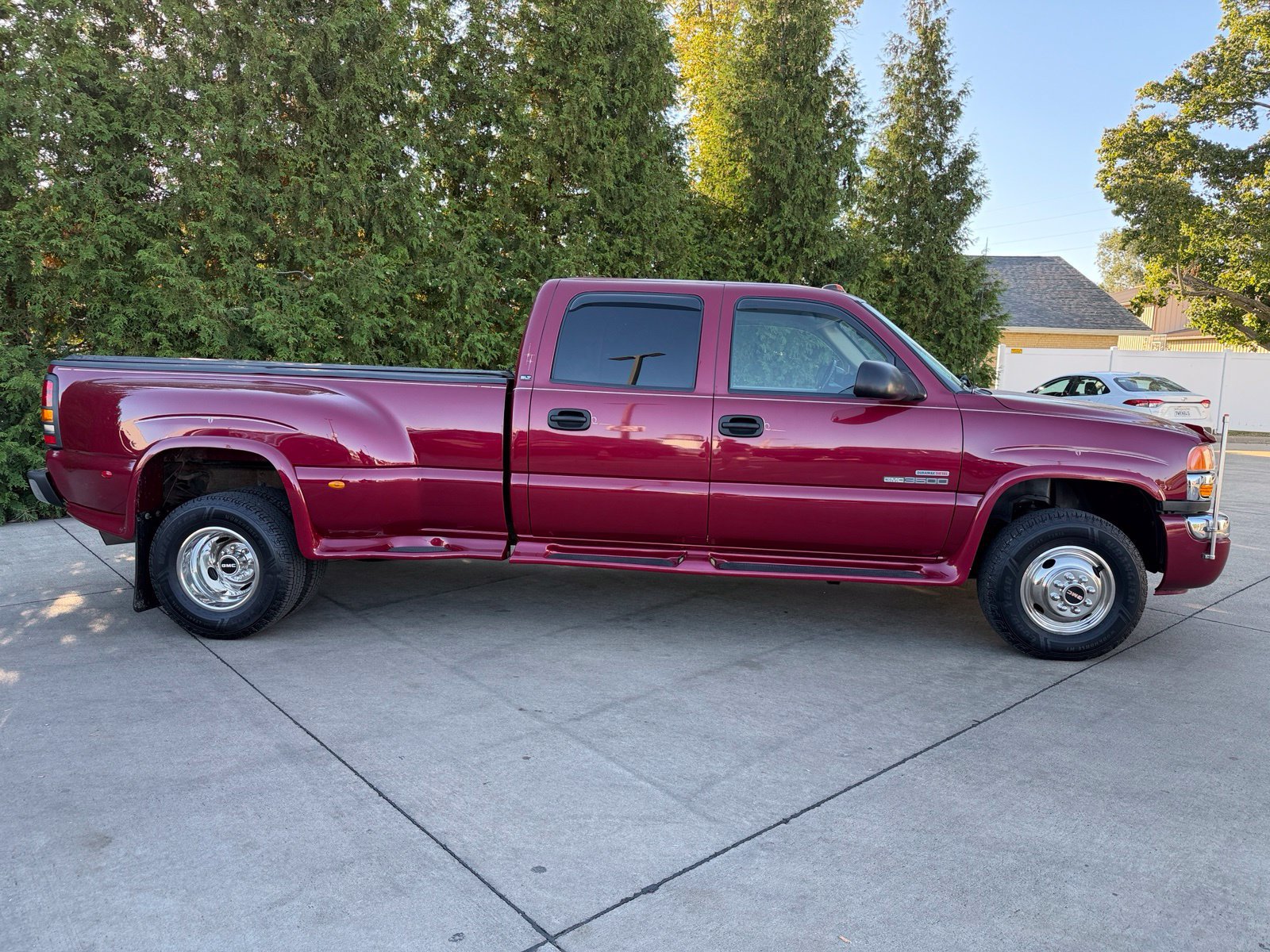 Used 2005 GMC Sierra 3500 SLT w/ Heavy-Duty Power Package RWD image 12