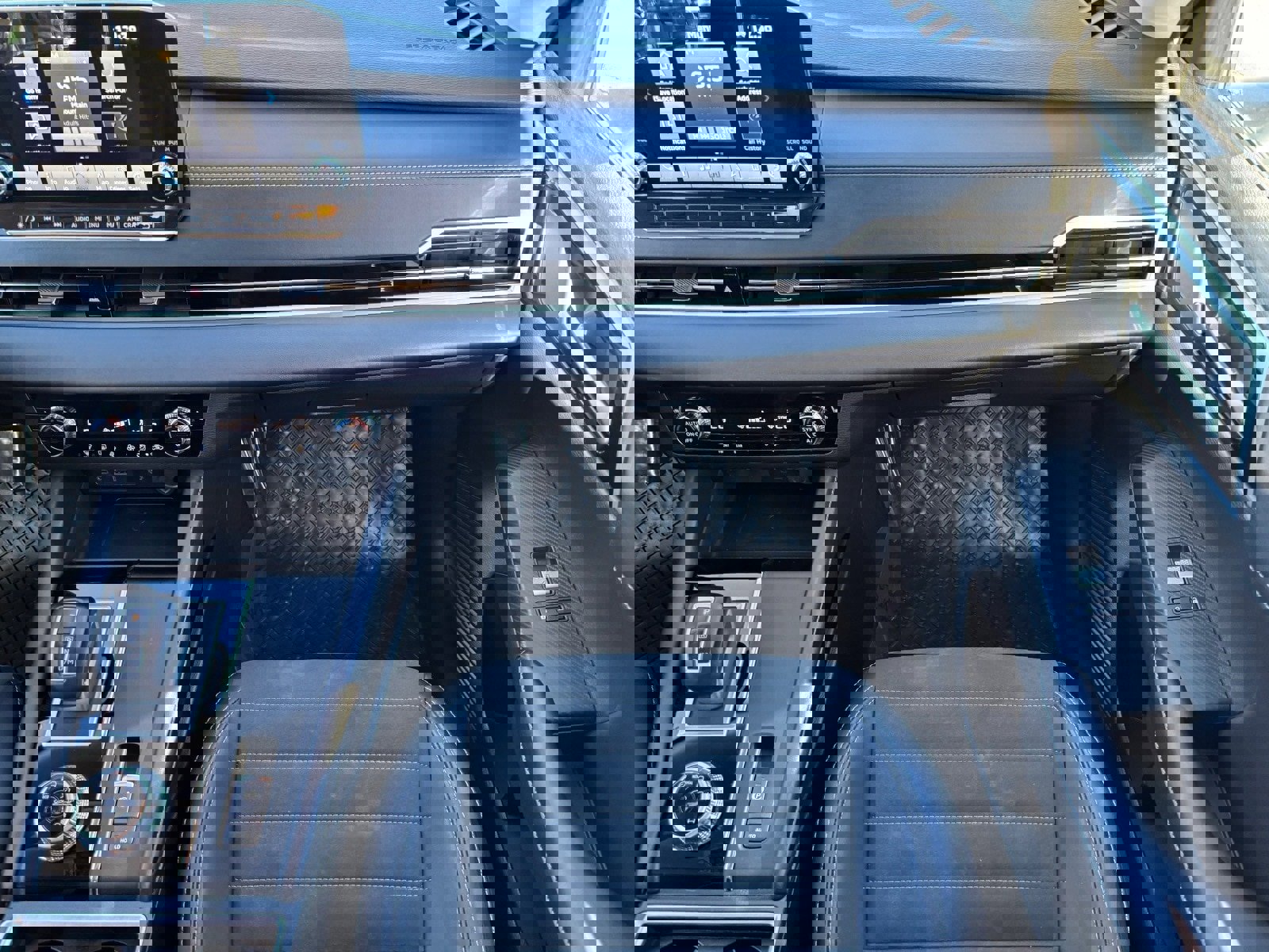 Used 2024 Mitsubishi Outlander SE image 17