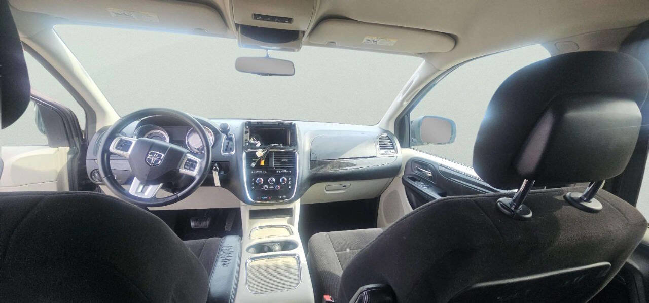 Used 2013 Dodge Grand Caravan SXT w/ UConnect Hands-Free Group image 8