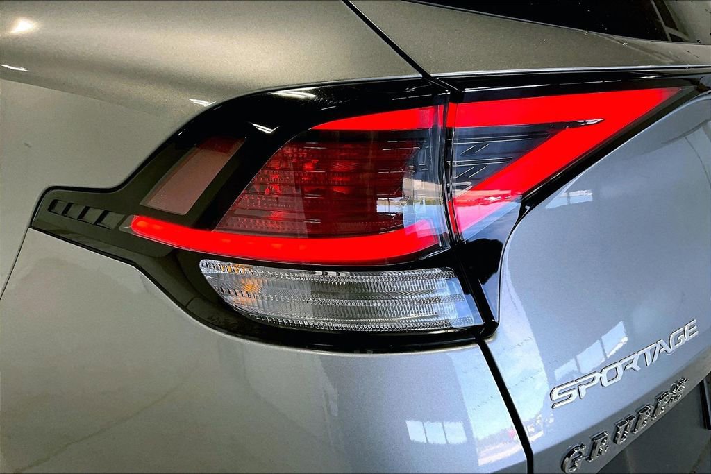 Used 2023 Kia Sportage LX image 40