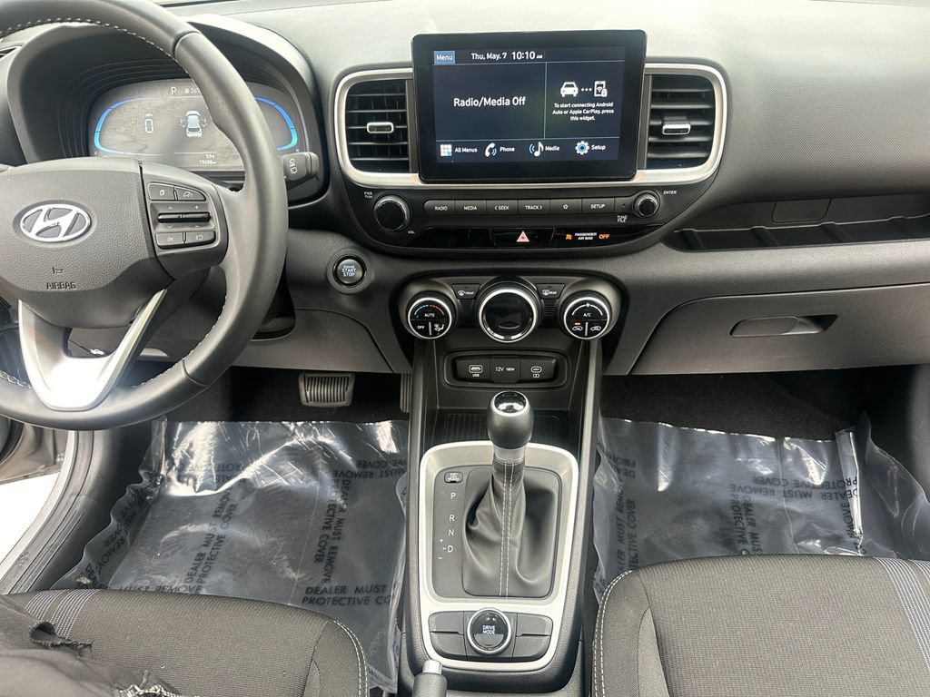 Used 2025 Hyundai Venue SEL FWD image 13