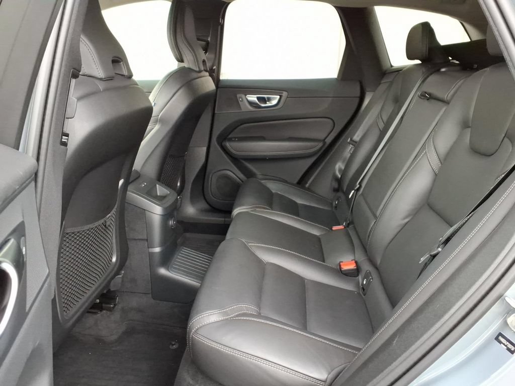 Certified 2023 Volvo XC60 T8 Ultimate w/ Climate Package AWD/4WD image 8