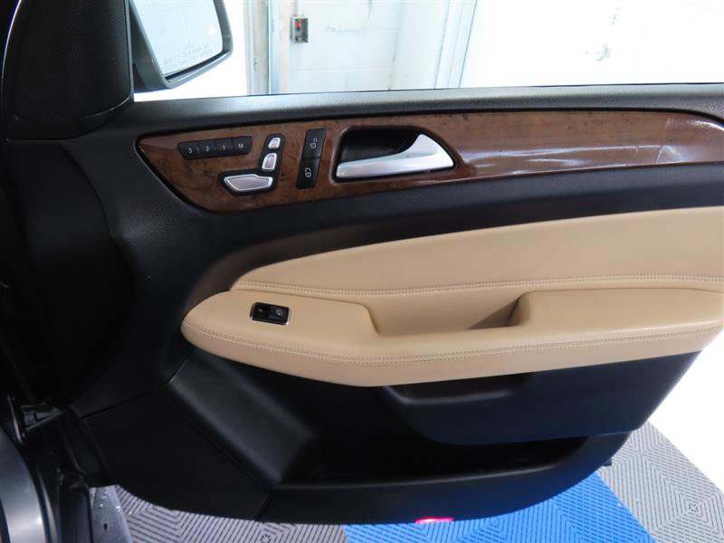 Used 2018 Mercedes-Benz GLS 450 4MATIC w/ Premium Package image 40