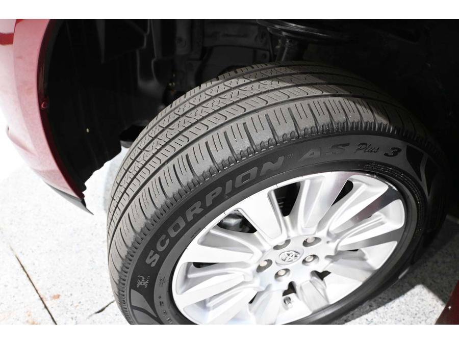 Used 2015 Toyota Sienna XLE Premium FWD image 11