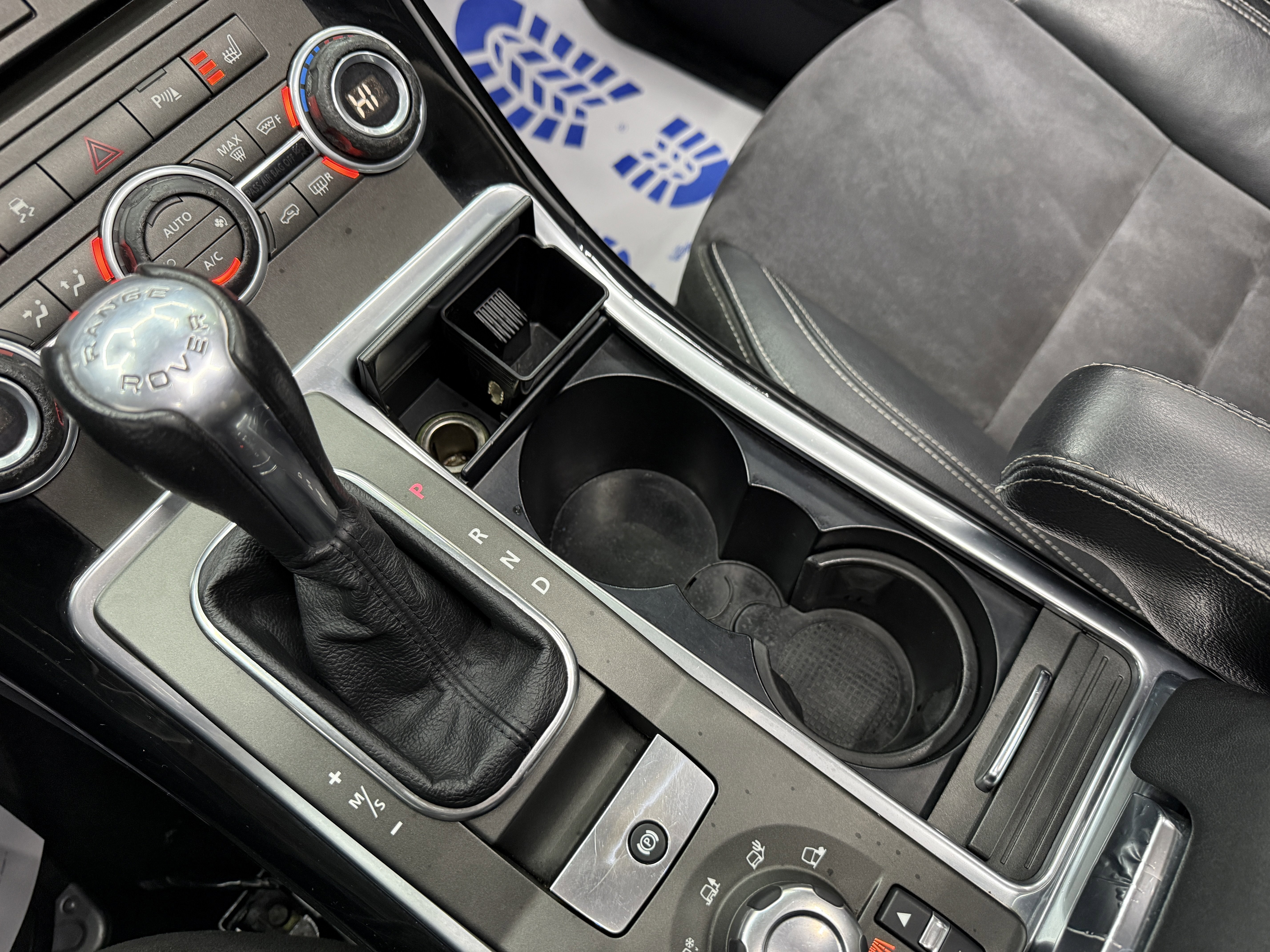 Used 2010 Land Rover Range Rover Sport Supercharged image 18