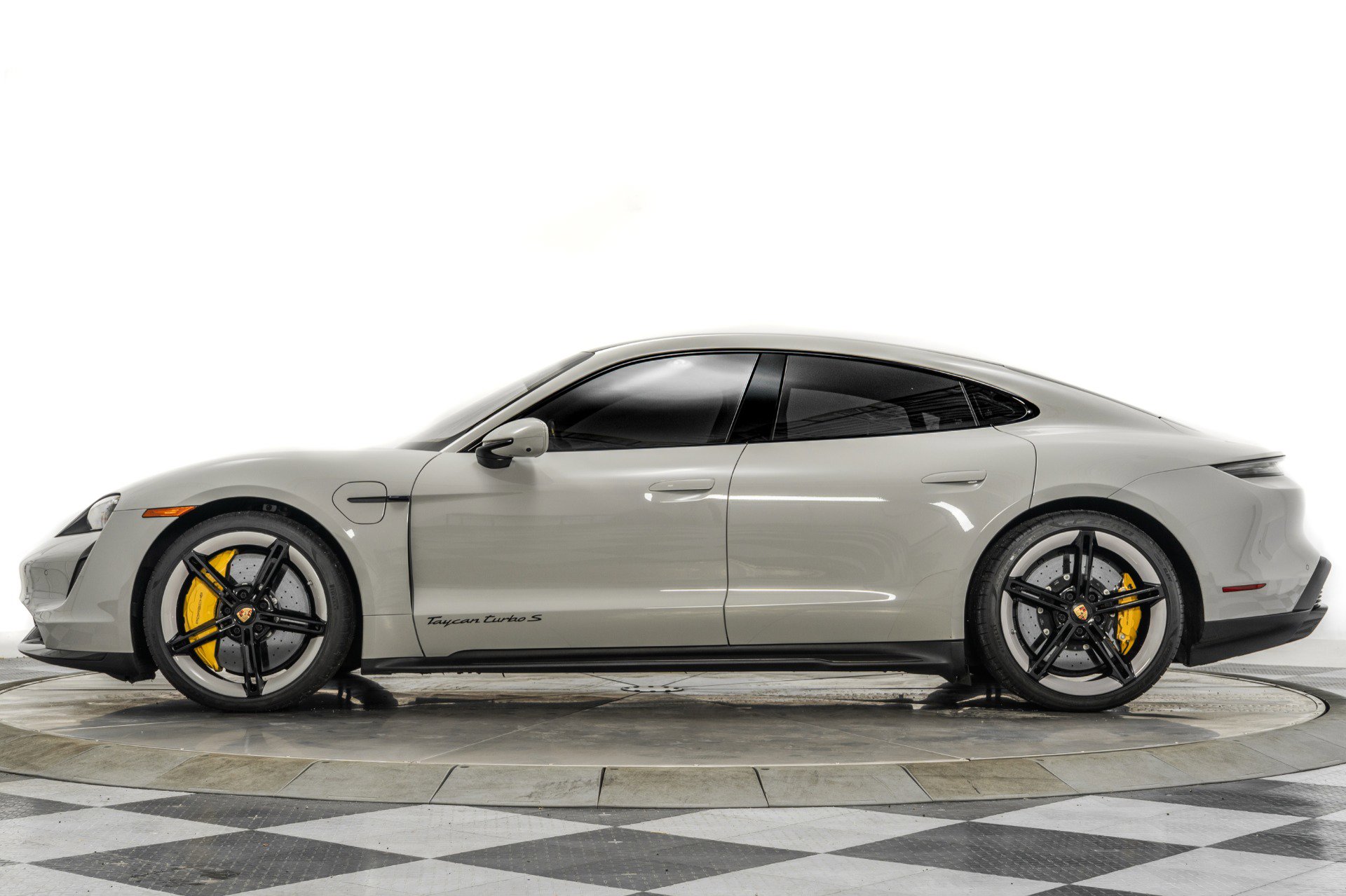 Used 2021 Porsche Taycan Turbo S image 6