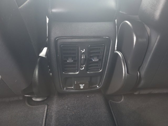 Used 2020 Jeep Grand Cherokee Altitude image 27