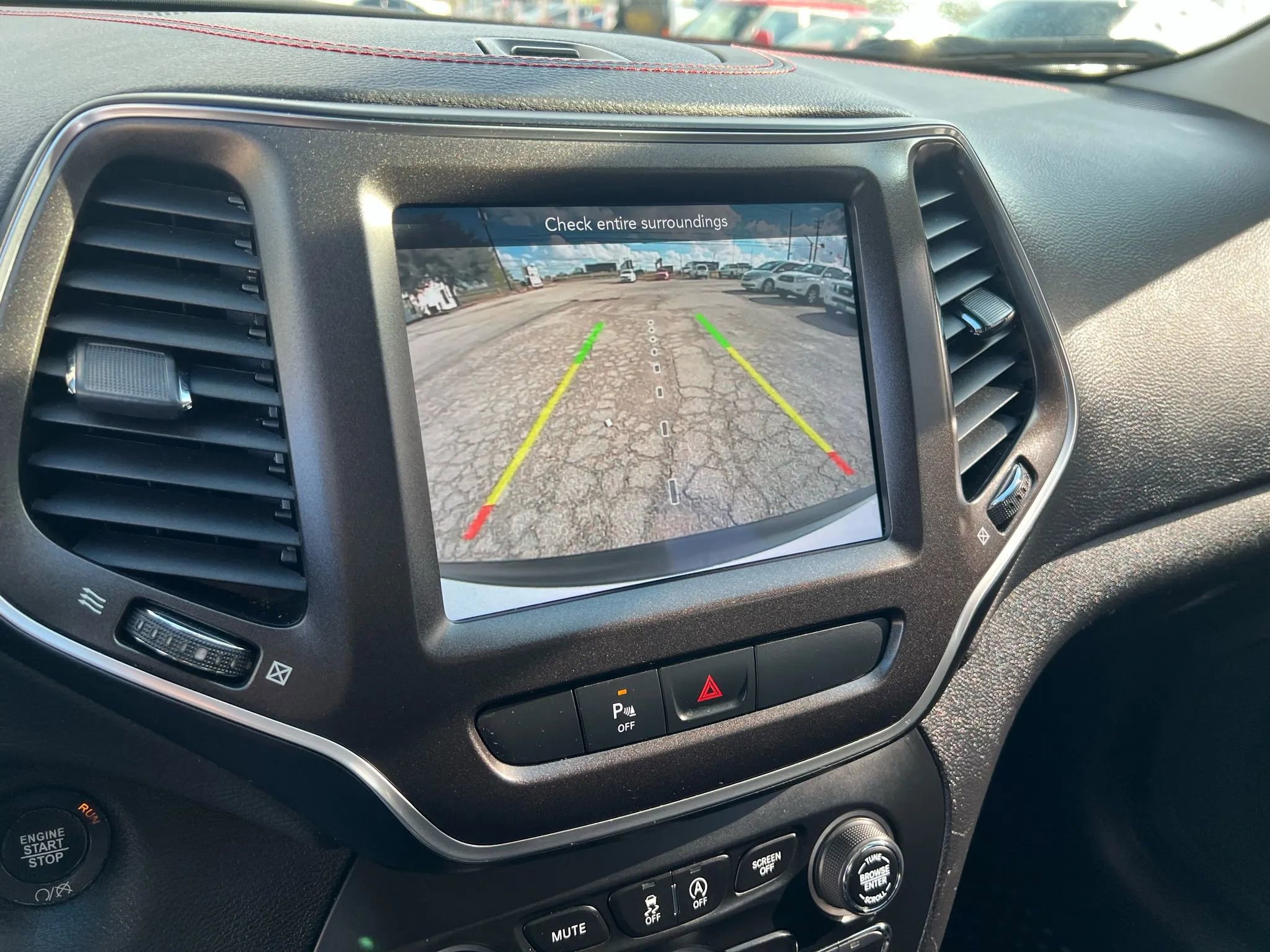 Used 2020 Jeep Cherokee Trailhawk w/ Cold Weather Group image 13