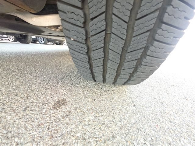 Used 2023 Rivian R1S Adventure AWD/4WD image 30