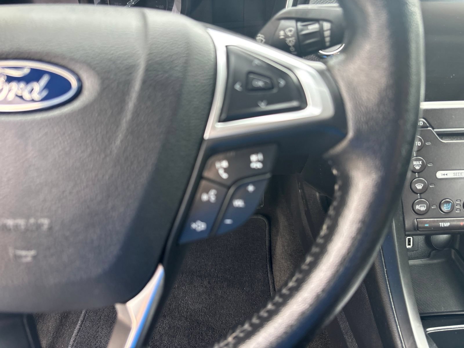 Used 2019 Ford Fusion Energi Titanium FWD image 16