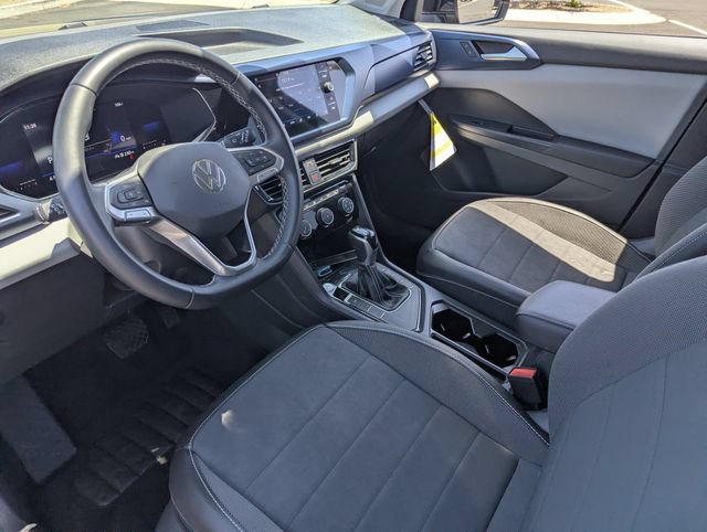 Used 2023 Volkswagen Taos SE w/ Black Wheel Package FWD image 19