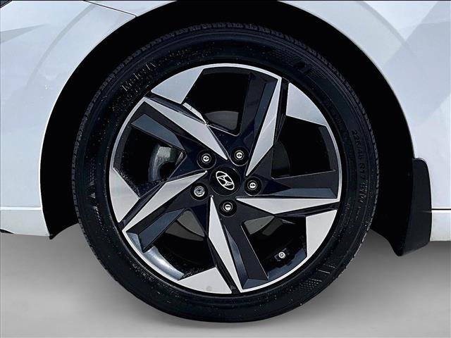 Used 2023 Hyundai Elantra SEL w/ Convenience Package FWD image 10