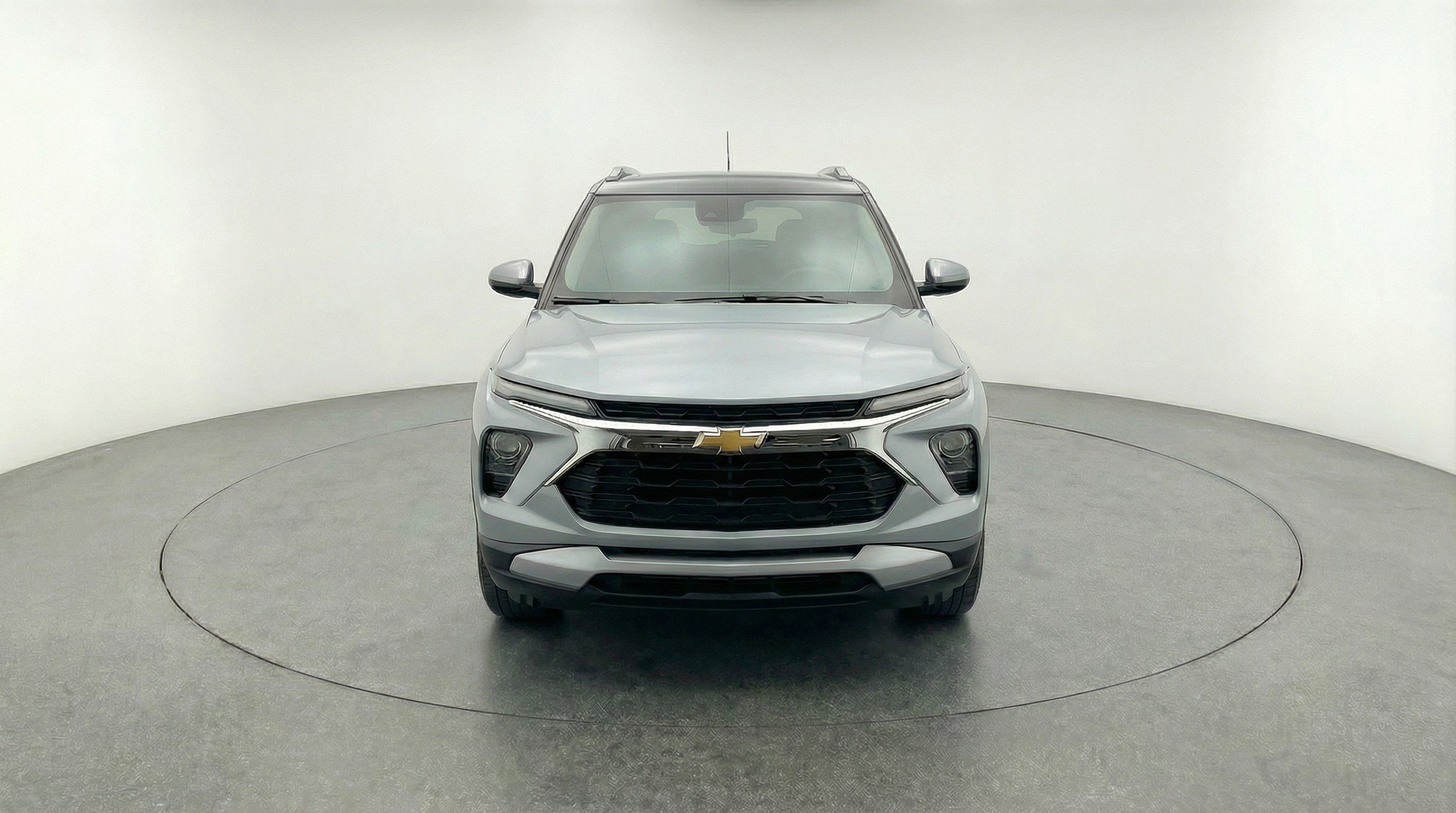 Used 2025 Chevrolet TrailBlazer LT image 2