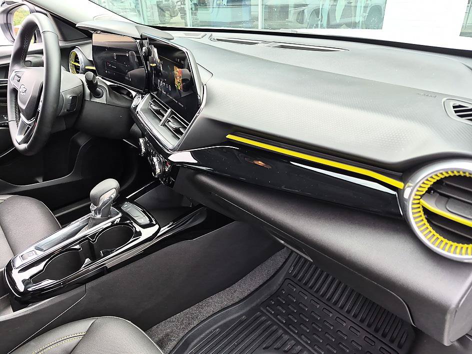 Certified 2026 Chevrolet Trax ACTIV FWD image 34
