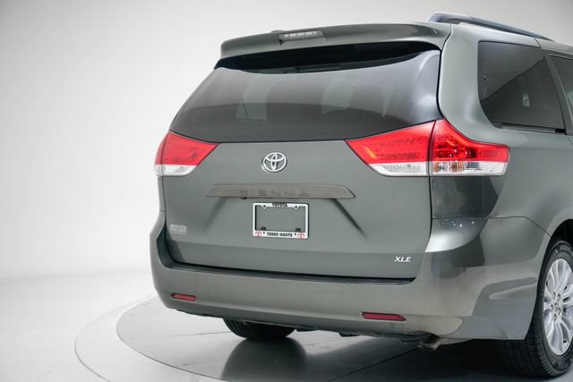 Used 2014 Toyota Sienna XLE FWD image 16