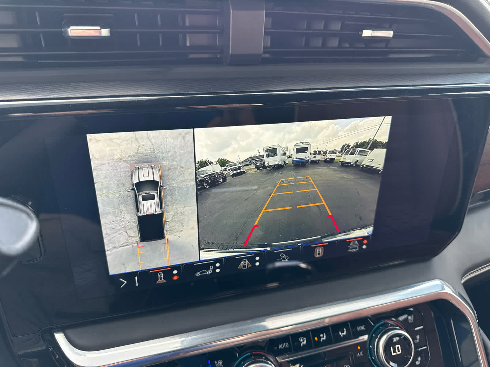 Certified 2025 GMC Sierra 3500 Denali Ultimate AWD/4WD image 18