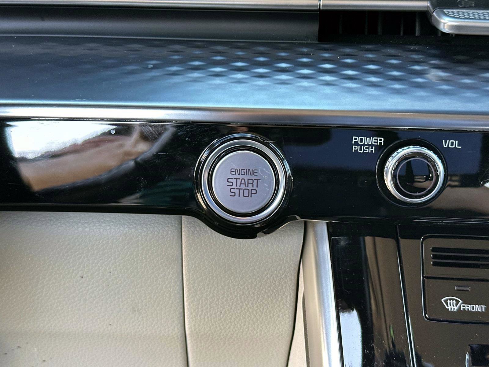 Used 2024 Kia Carnival SX Prestige image 30