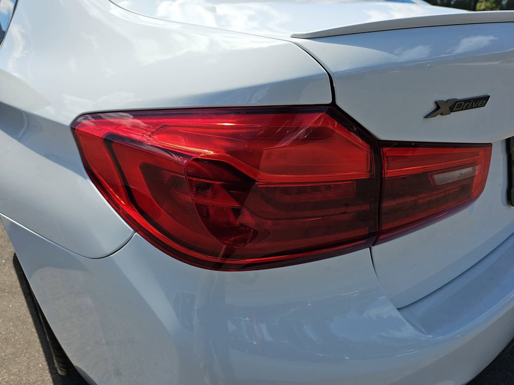 Used 2019 BMW M550i xDrive w/ Premium Package image 37