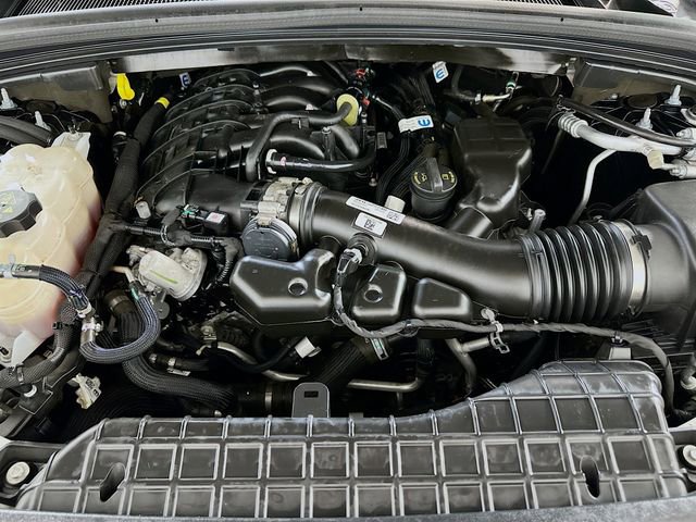 Used 2023 Jeep Grand Cherokee Laredo w/ Luxury Tech Group I image 23