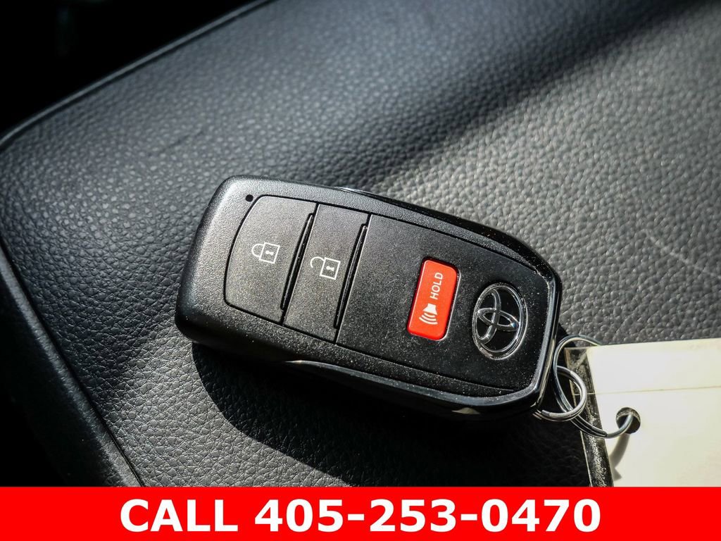 Used 2025 Toyota Tacoma TRD Off-Road AWD/4WD image 39