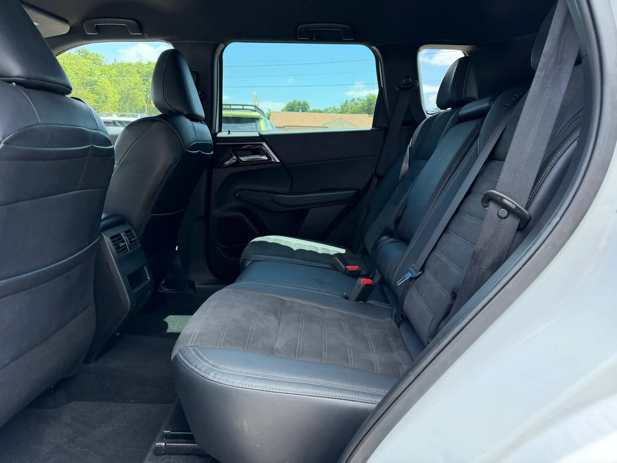 Used 2023 Mitsubishi Outlander SE AWD/4WD image 21