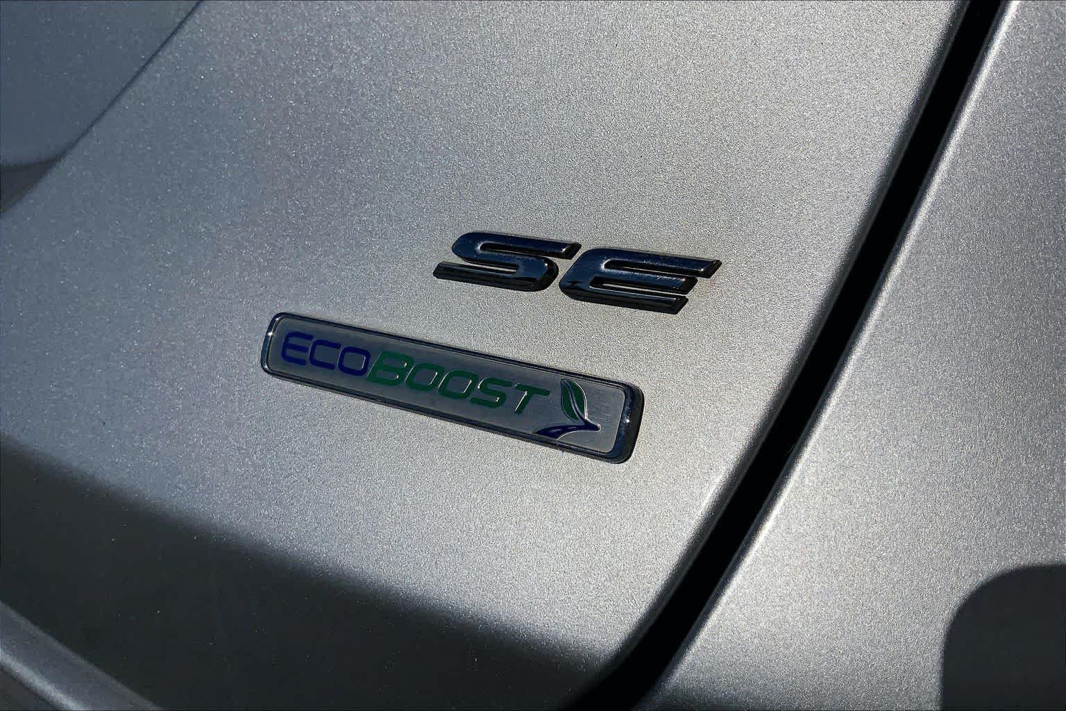 Used 2015 Ford Fusion SE FWD image 9