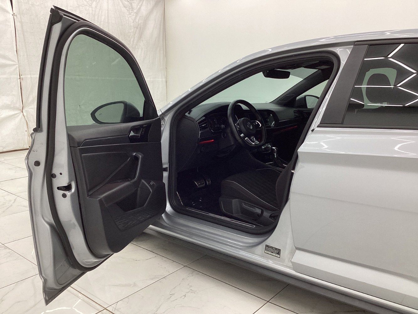 Used 2019 Volkswagen Jetta GLI image 16