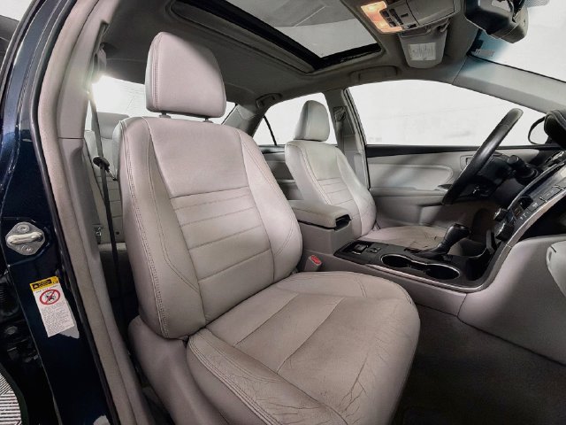 Used 2016 Toyota Camry XLE w/ Moonroof Package FWD image 34