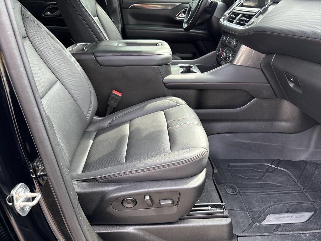 Used 2024 Chevrolet Tahoe RST w/ RST Performance Edition AWD/4WD image 13