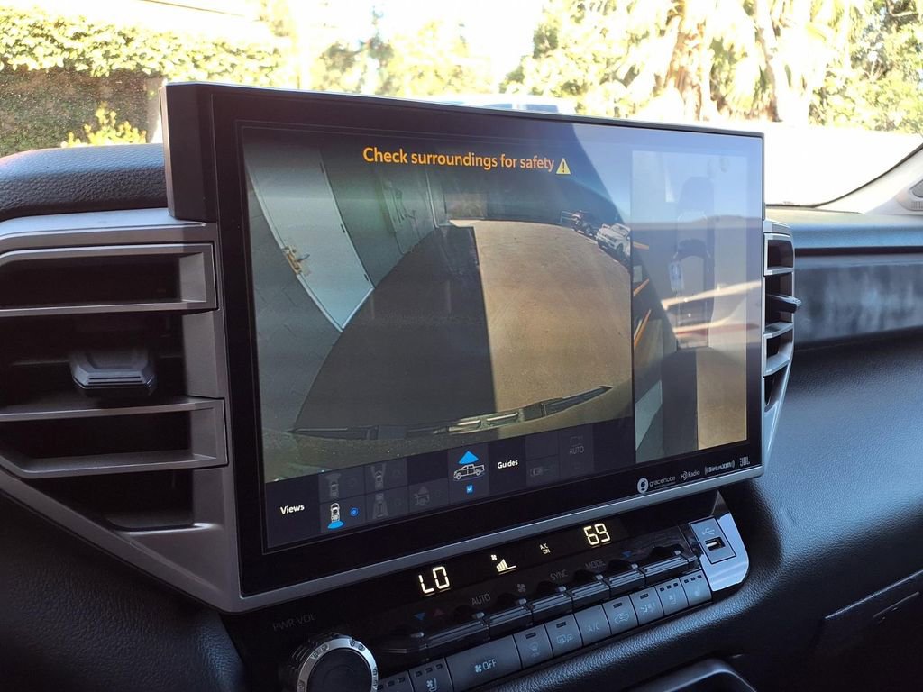 Used 2024 Toyota Tundra Limited image 8