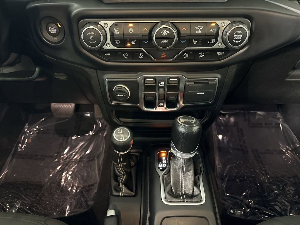 Used 2020 Jeep Wrangler Unlimited Sahara AWD/4WD image 22