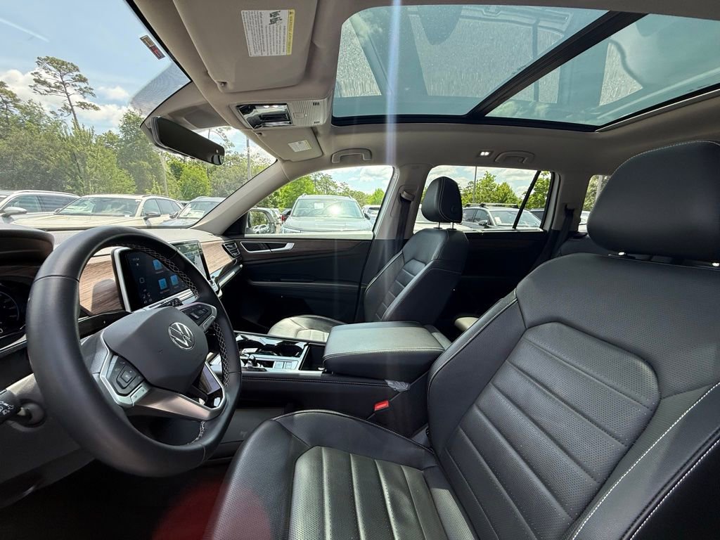 Used 2025 Volkswagen Atlas SEL AWD/4WD image 19