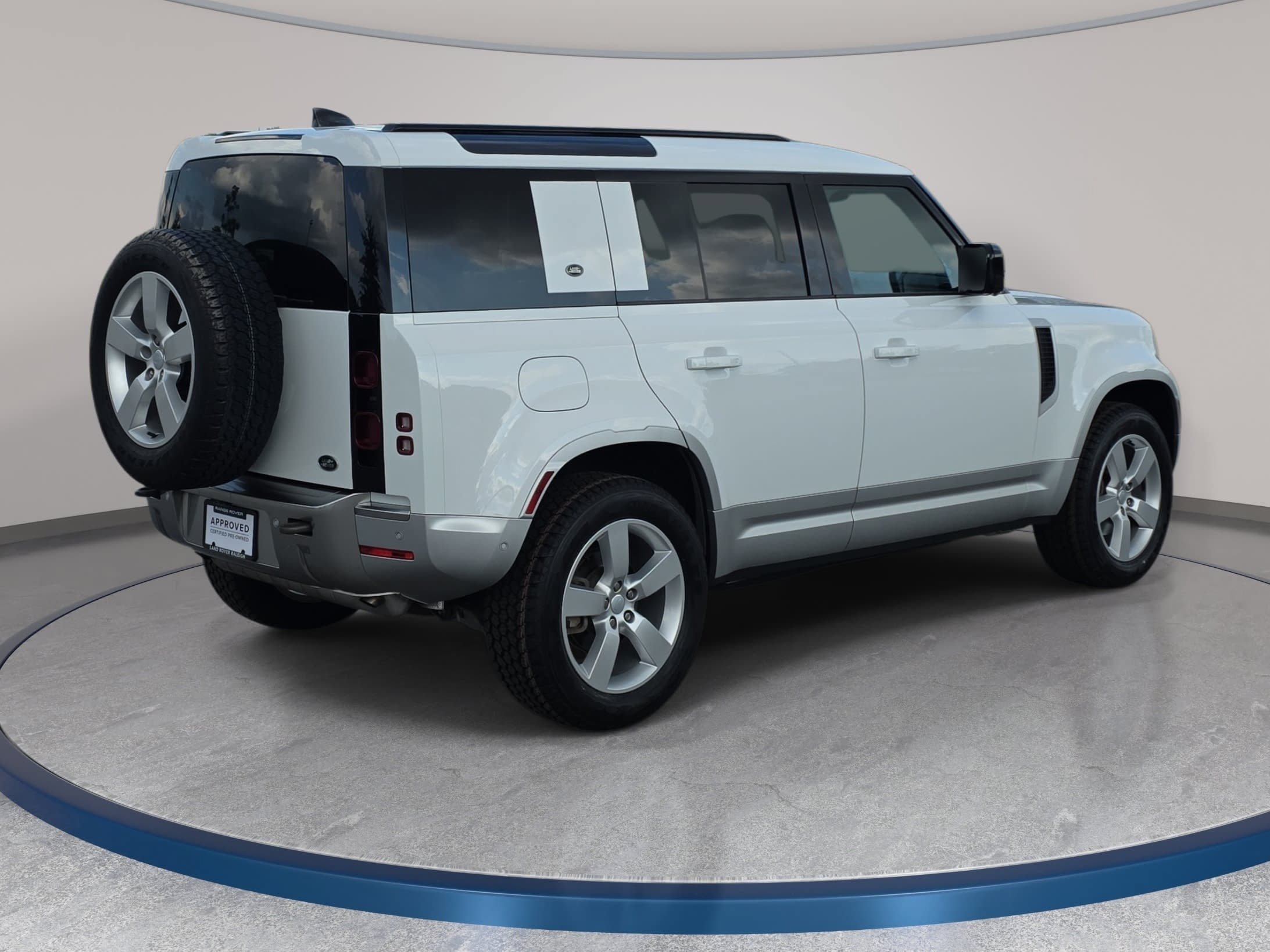Certified 2023 Land Rover Defender 110 S AWD/4WD image 5