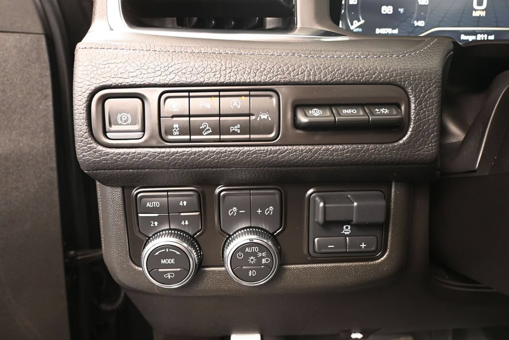 Used 2024 GMC Yukon Denali w/ Denali Reserve Package AWD/4WD image 25