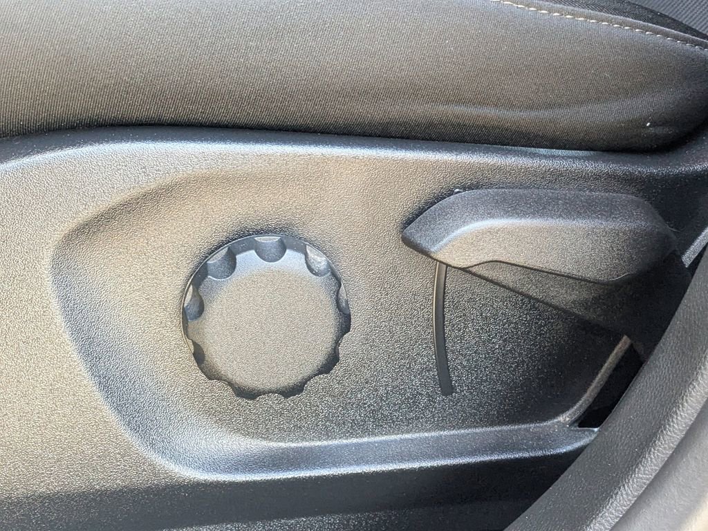 Used 2024 Ford Edge SE w/ Cargo Accessory Package image 18