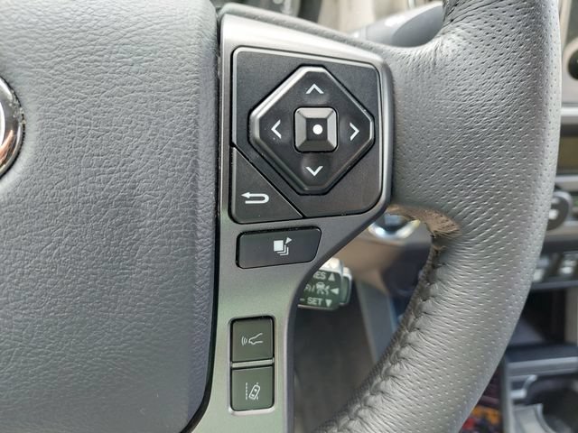 Used 2019 Toyota Tacoma TRD Off-Road w/ Technology Package AWD/4WD image 40