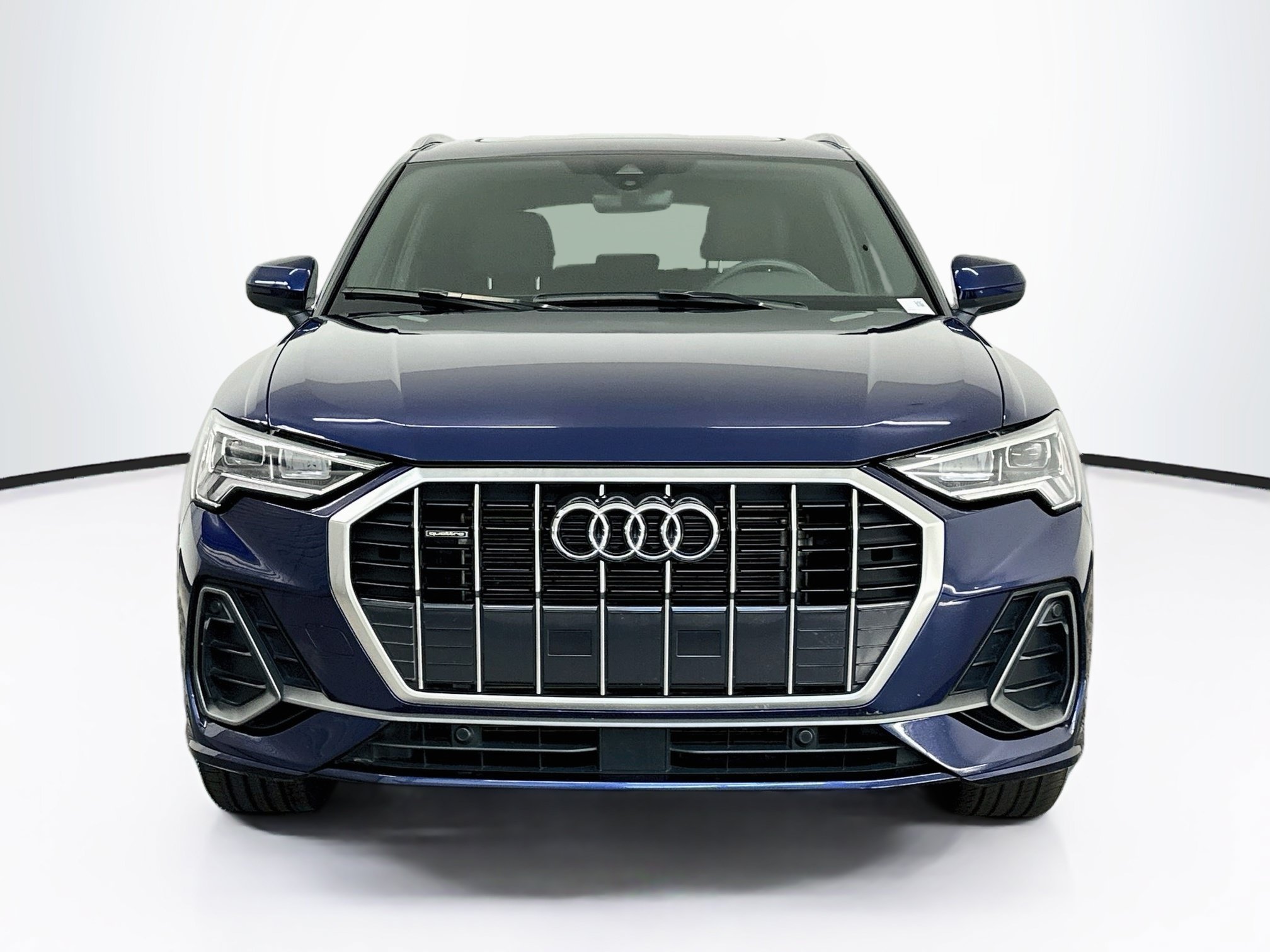 Used 2025 Audi Q3 2.0T Premium AWD/4WD image 2