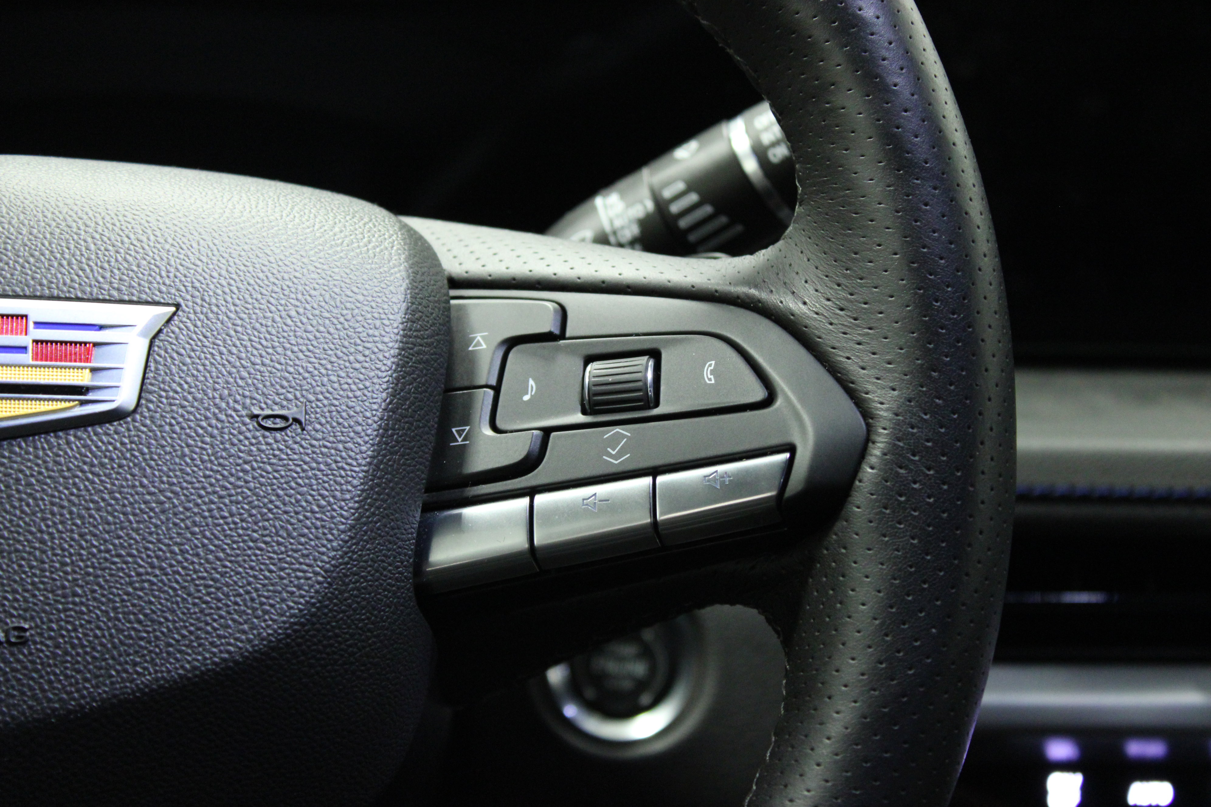 Used 2025 Cadillac XT4 Sport image 23