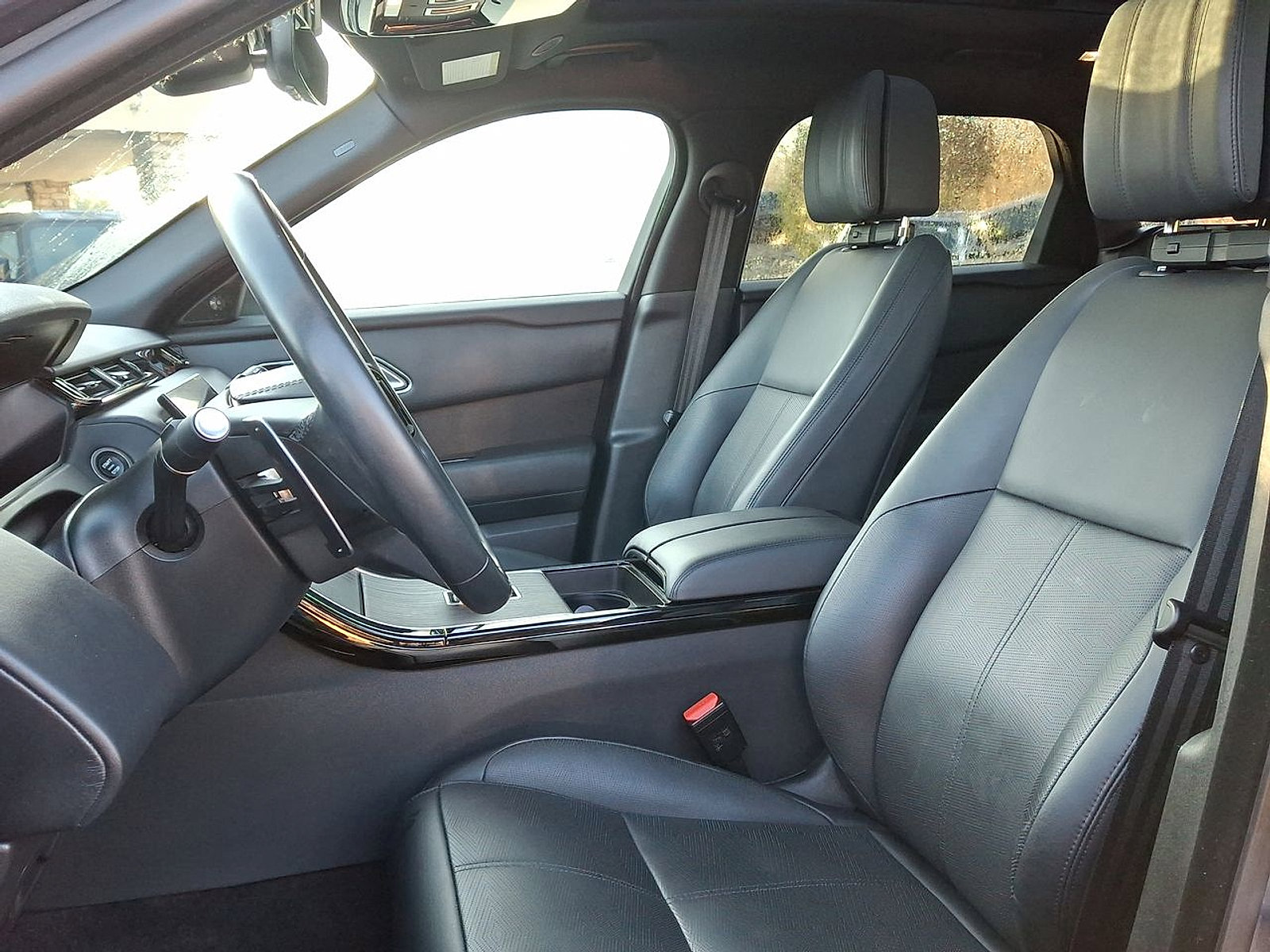 Used 2024 Land Rover Range Rover Velar Dynamic HSE image 17