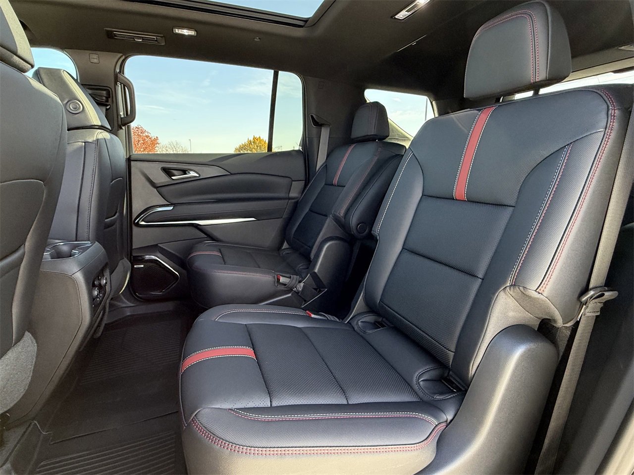 New 2026 Chevrolet Traverse RS image 25