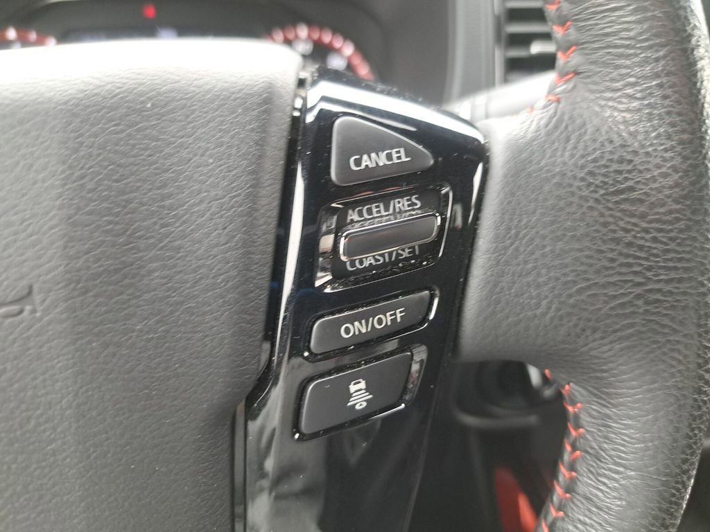 Used 2024 Nissan Frontier PRO-4X w/ Technology Package image 17