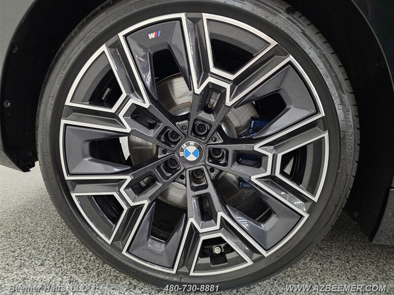 Used 2026 BMW 530i w/ M Sport Package RWD image 12