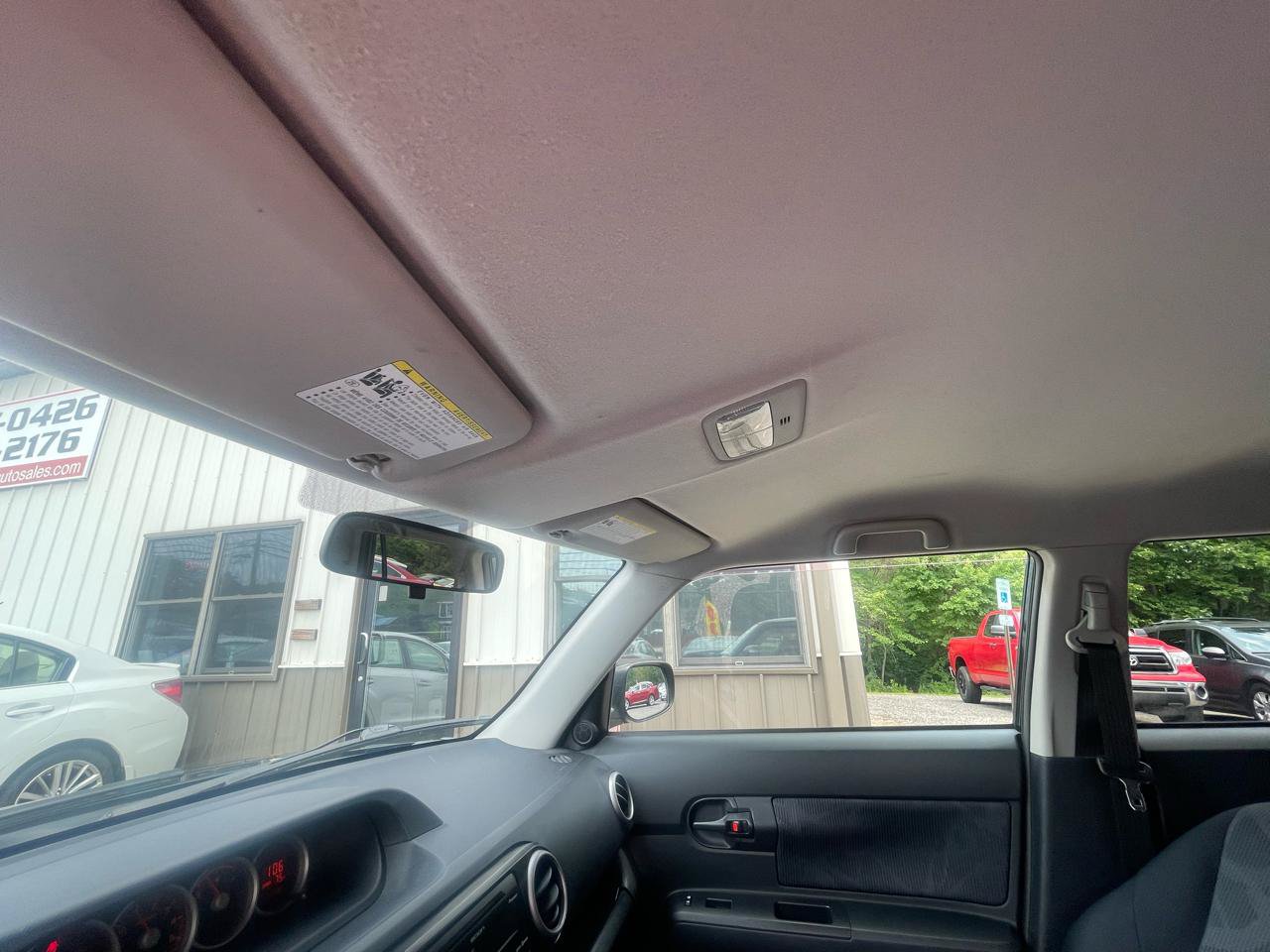 Used 2012 Scion xB FWD image 16