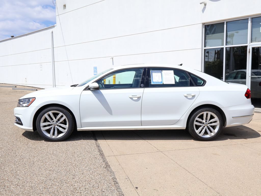 Used 2019 Volkswagen Passat 2.0T Wolfsburg FWD image 2